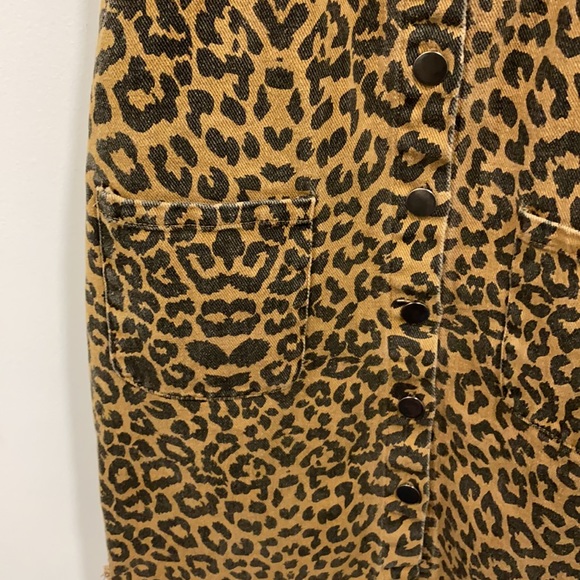 Julianas sz S leopard print snap front jumper - Picture 5 of 6